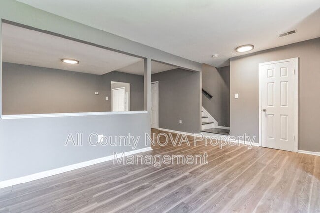 Building Photo - 6044 Sirenia Pl
