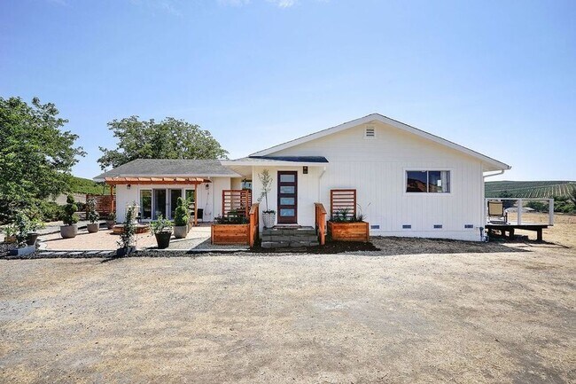 Building Photo - 1301 Duhig Rd