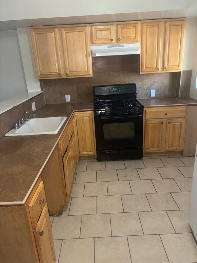 Foto del edificio - 3703 Edmondson Ave