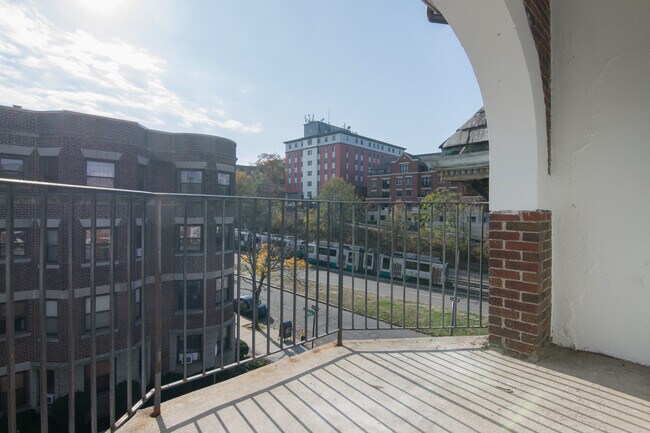 Building Photo - 43 Boulevard Ter
