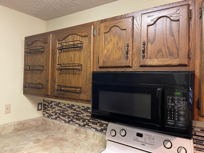 Building Photo - 2511 Skyland Trail NE