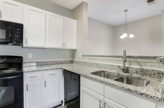 Building Photo - The Preserve at West View