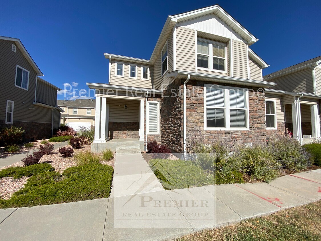 7513 Sandy Springs Point, Fountain, CO 80817 Townhome Rentals in
