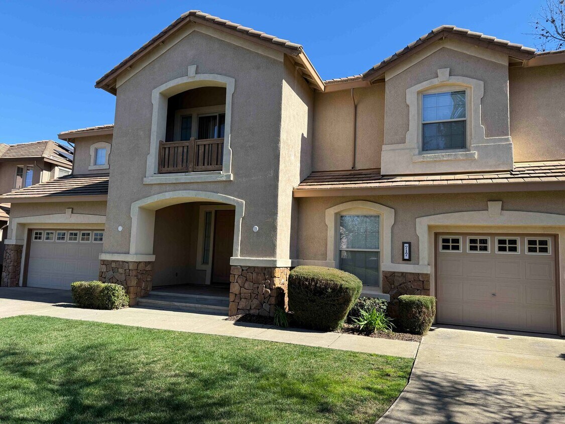 Primary Photo - Absolutely Gorgeous Home in Gated Rosevill...