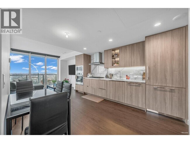 Photo du bâtiment - 4880 Lougheed Hwy.