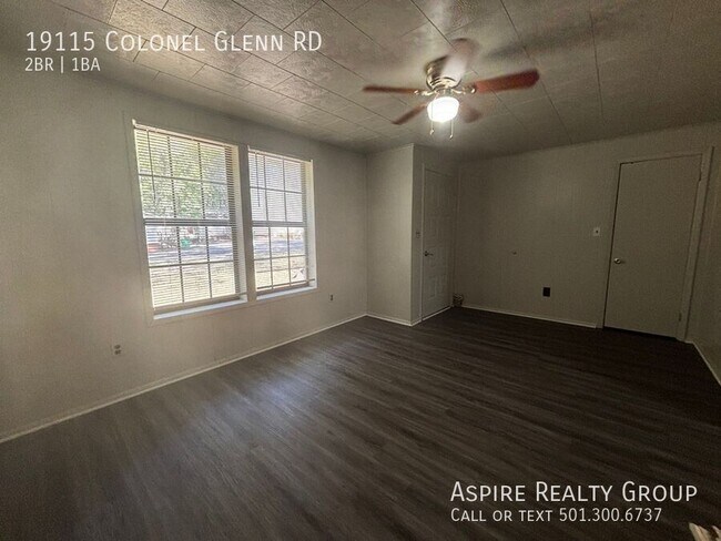 Building Photo - Two Bedroom Updated Apartment in West Litt...