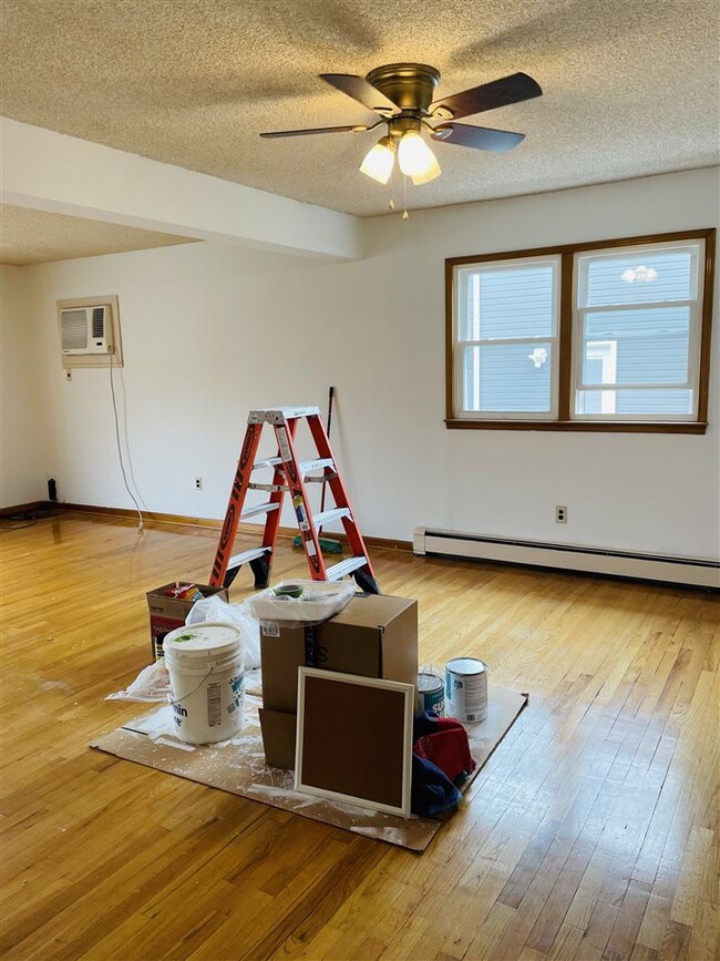 Building Photo - 712 Page Ave