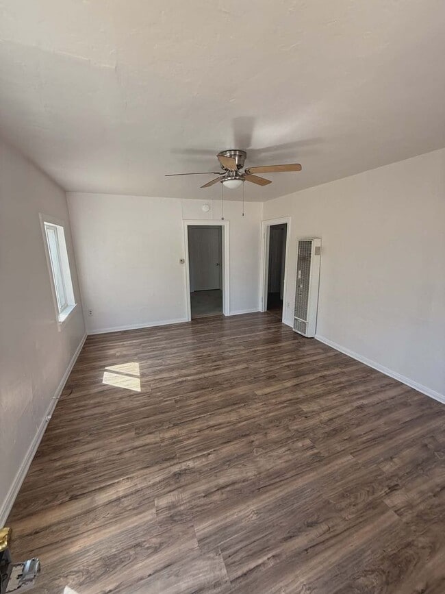 Building Photo - Newly remodel 2 Bedroom on Large lot