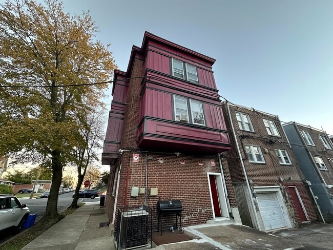 Building Photo - 6236 Hasbrook Ave