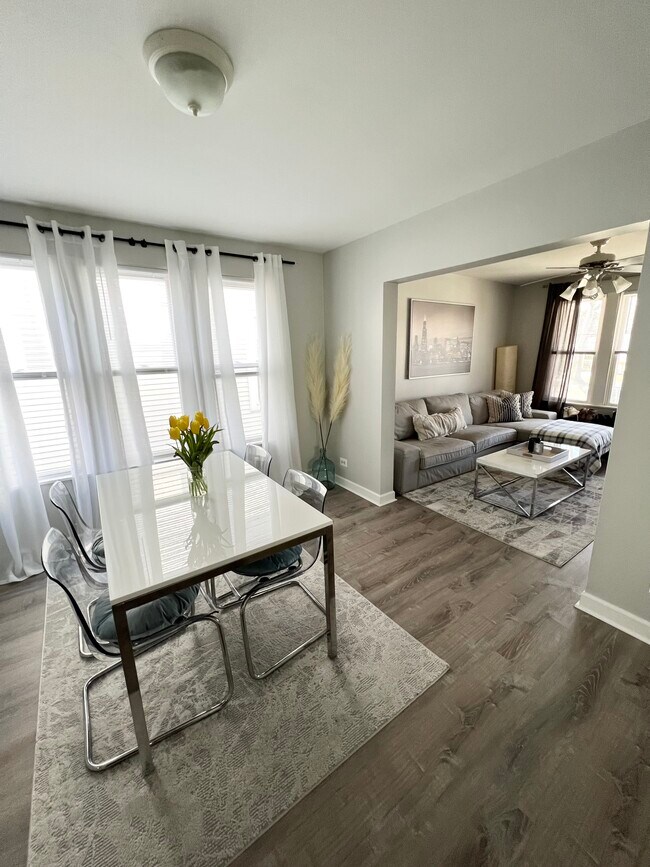 Building Photo - 5723 N Austin Ave