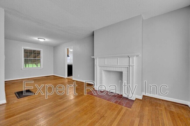 Foto del edificio - 920 Parkway Dr