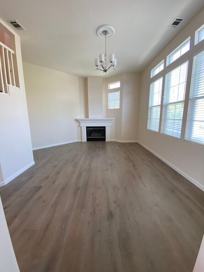 Foto del edificio - 3517 Braxton Cmn