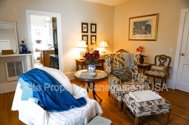 Foto del edificio - 5904 Wall St