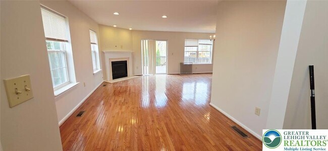 Foto del edificio - 3791 Knight Dr