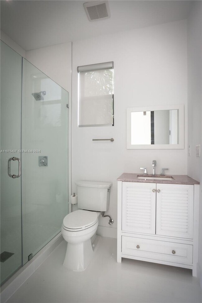 Foto del edificio - 3107 SW 26th St