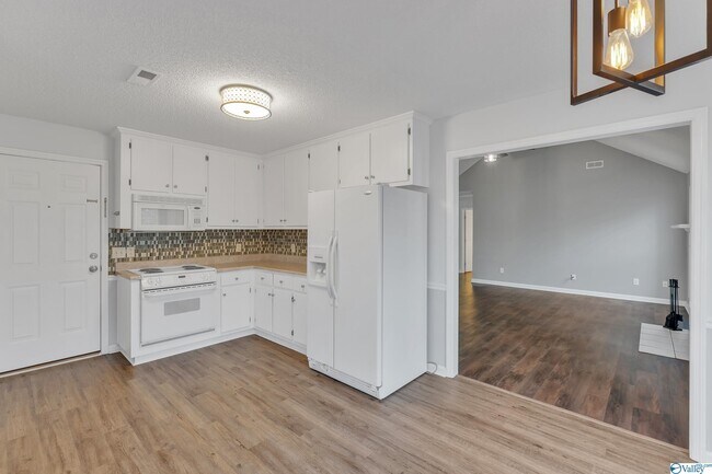 Foto del edificio - 212 Falcon Ridge Dr
