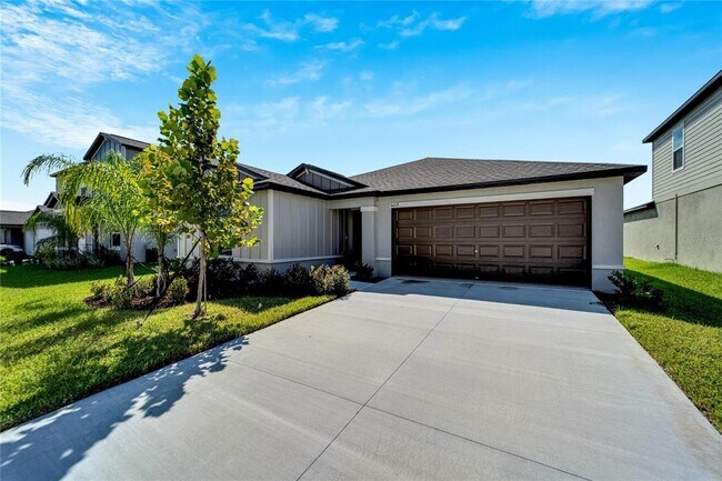Building Photo - 5017 Fiddle Fig Ave