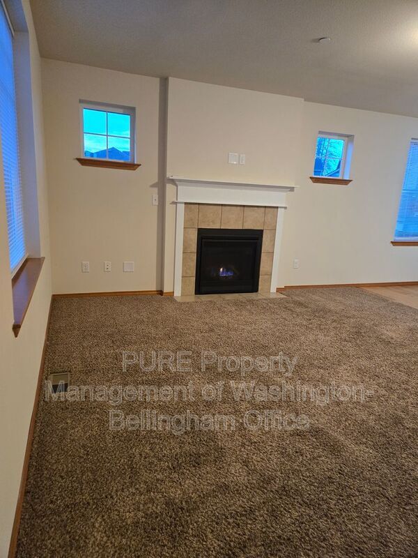 Foto del edificio - 4325 Larch Ln