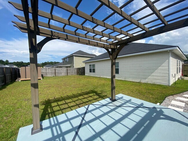Building Photo - Welcome to Griffin Park in Hinesville!