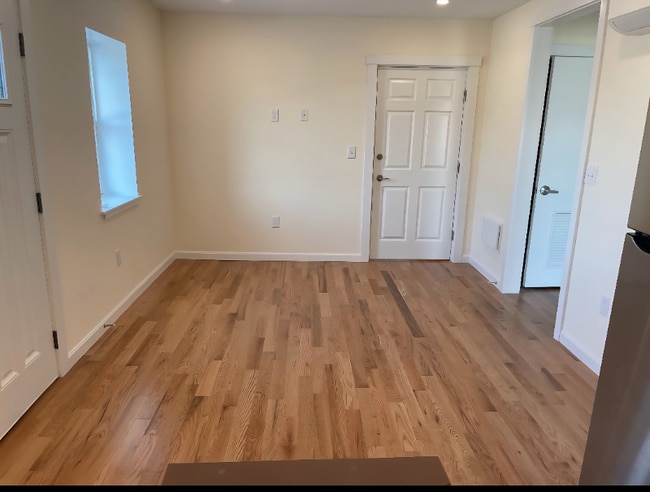 Building Photo - 42 North St