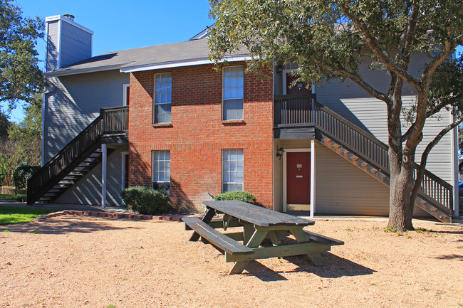 Building Photo - OakRidge Apartment Homes