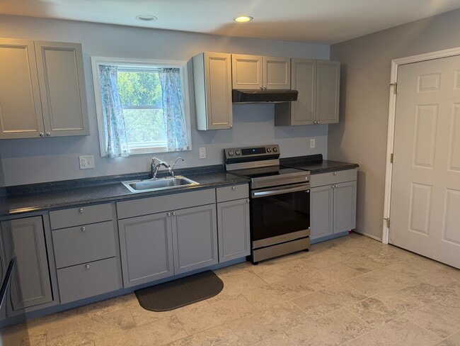 Building Photo - 112 Cramer Rd