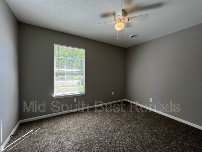 Building Photo - 617 Northaven Dr
