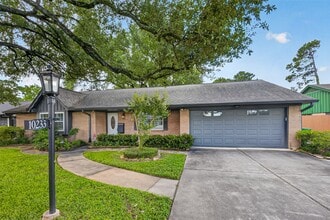 Building Photo - 10233 Moorberry Ln