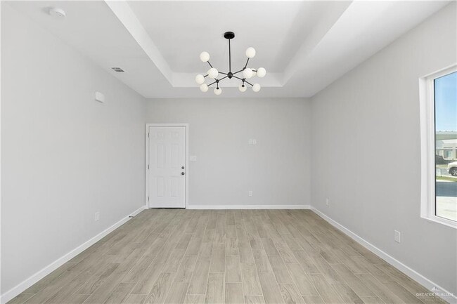 Building Photo - 11 Sugar Gdn Dr