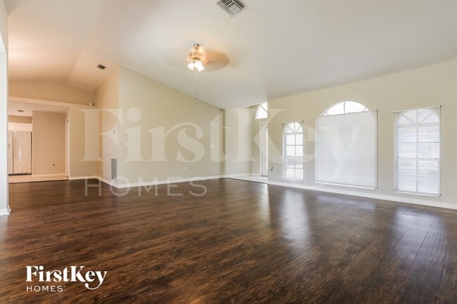 Foto del edificio - 2166 Boca Chica Ave