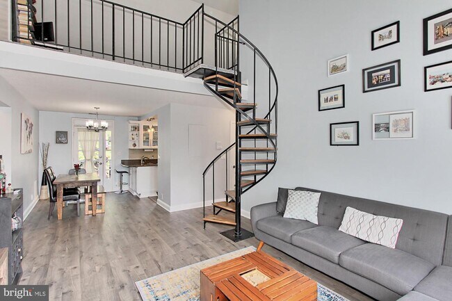 Foto del edificio - 3043 S Columbus St