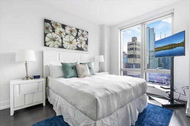 Foto del edificio - 555 10th Ave