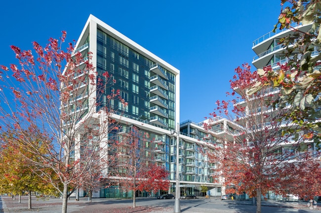 Building Photo - Bayside Village - Aqualina