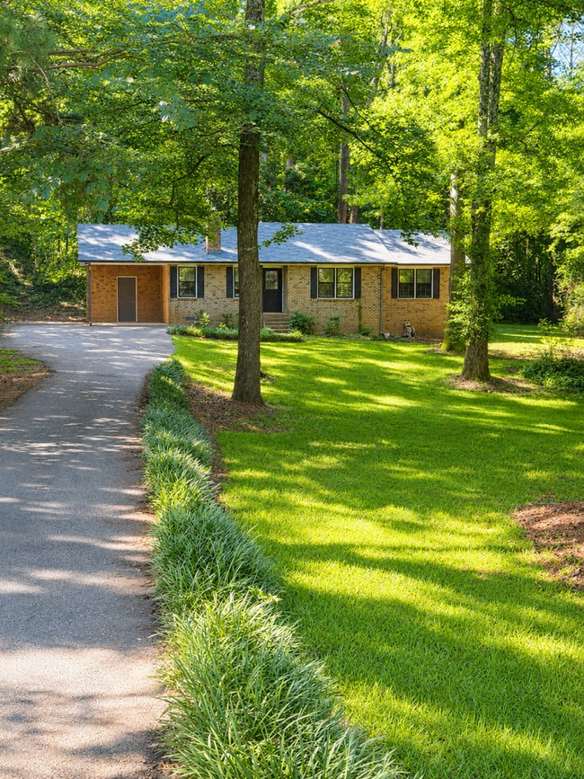 Building Photo - 1101 Arrowhead Rd