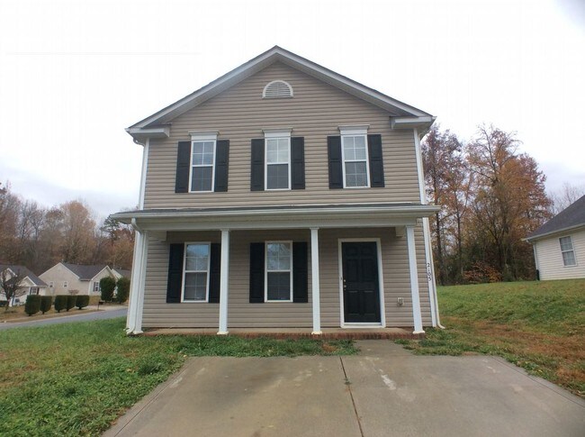 Building Photo - 2105 Lauren Elizabeth Ct