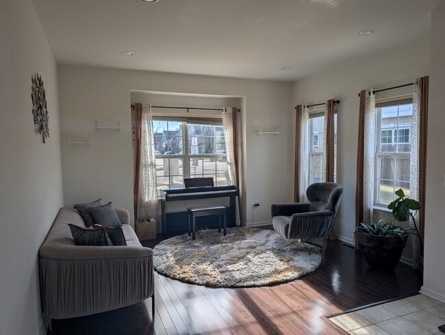 Building Photo - 60 Andrews Way