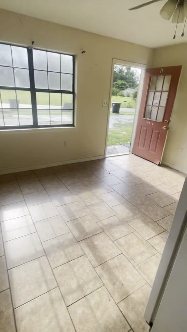 Building Photo - 331 CR 805