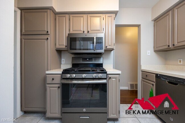 Building Photo - 4 br, 2 bath House - 813 S Wilson Ave