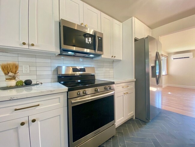 Building Photo - 203-207 N 38th Ave