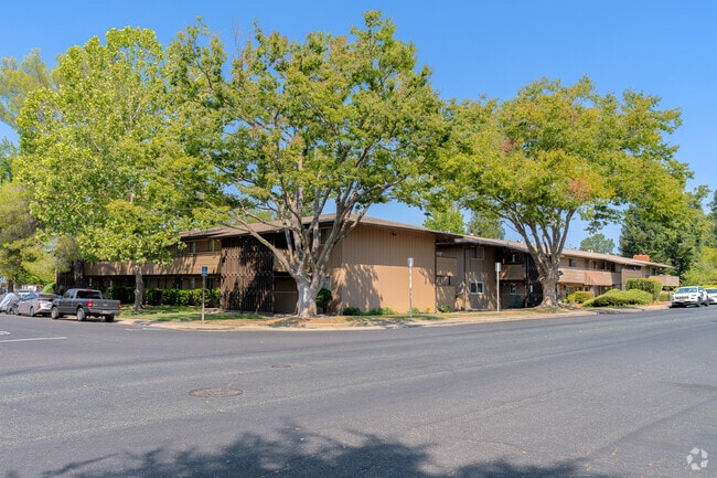 Building Photo - Sierra Gardens
