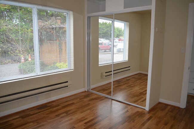 Building Photo - 1202 18th St