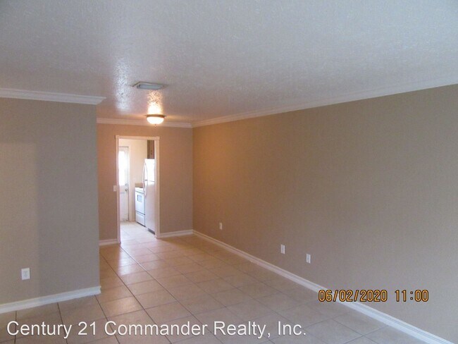 Building Photo - 1104 W 19th Ct