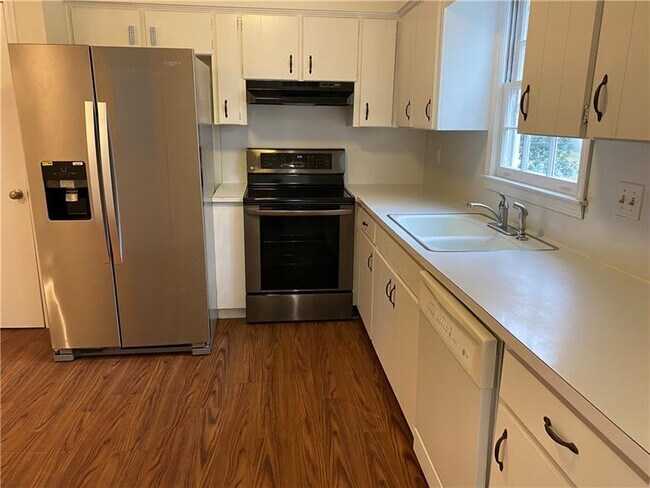 Building Photo - 5223 Tall Oak Dr