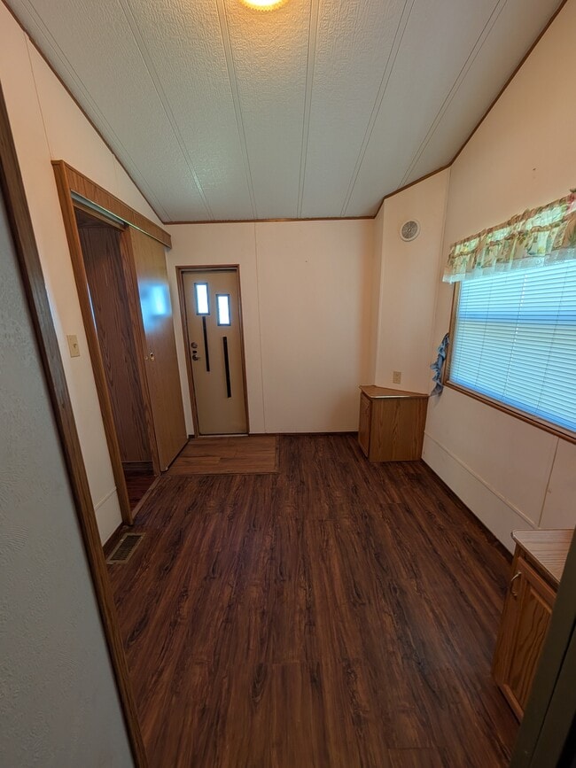 Building Photo - 14716 E 425 North Rd