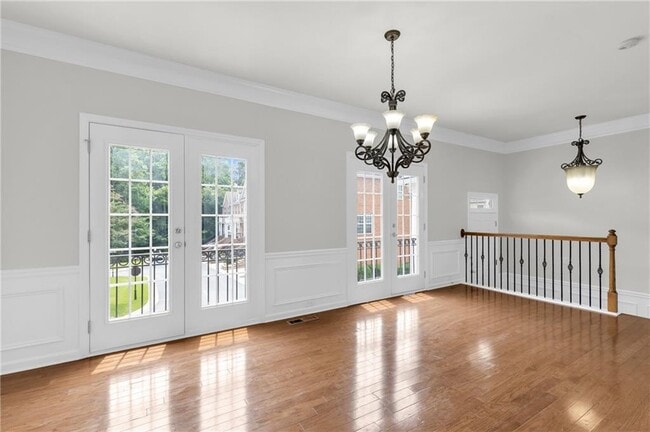 Building Photo - 10870 Brunson Dr