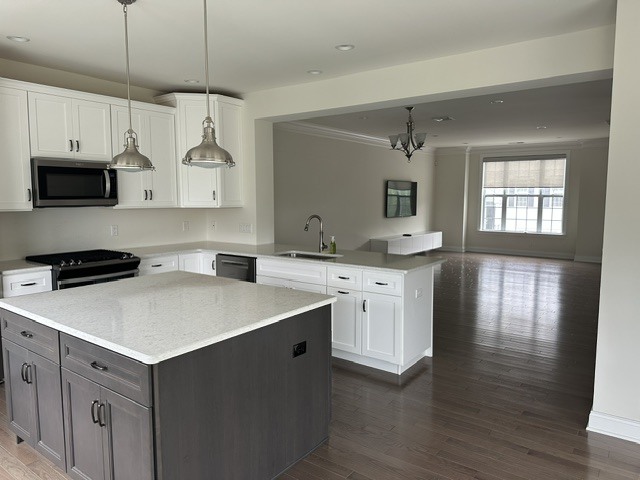 Kitchen - 33 Moorland Dr