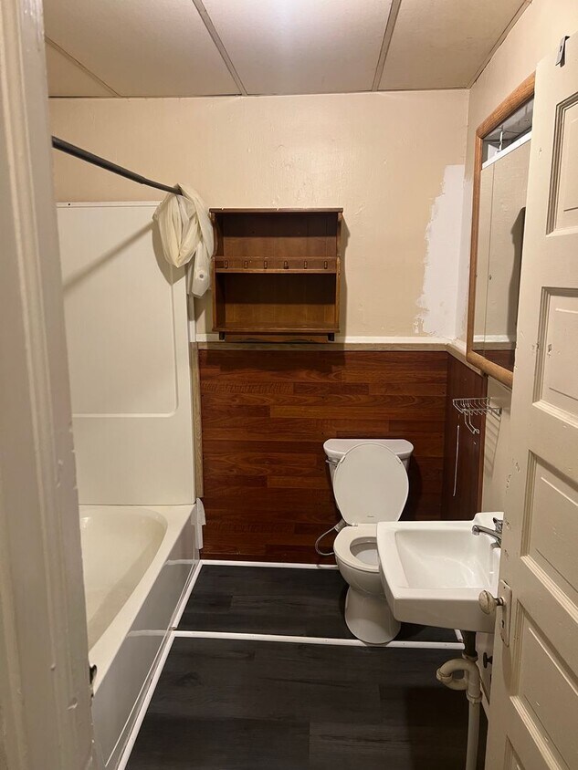 Foto del edificio - Bessemer Ave Apartments For Rent