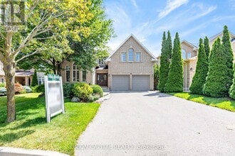 Building Photo - 75 Langtry Pl