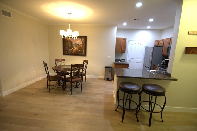 ZONA DE COMEDOR - 16013 S Desert Foothills Pky