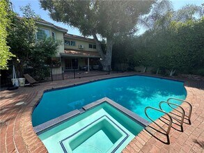 Building Photo - 14623 Weddington St Building Photo - 14623 Weddington St